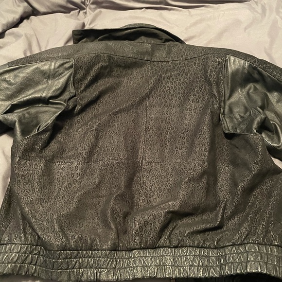 Leather jacket - Picture 2 of 4